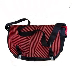 Timbuk2 Messenger Bag Red Black Stripes 19.5”x12.5”x8” Adjustable Strap 50”